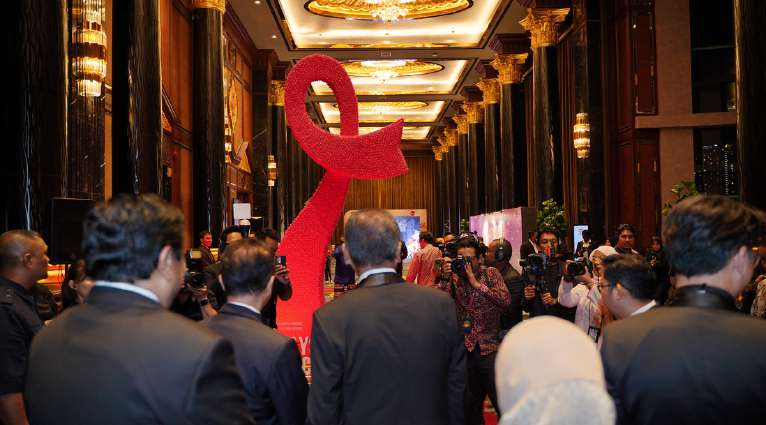 Red Ribbon 1